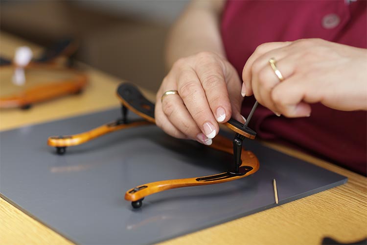 PIRASTRO KorfkerCradle® - Development and Production